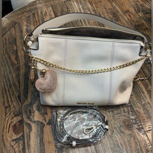 MICHAEL KORS Brooke Cream Medium Pebbled
Leather Bag